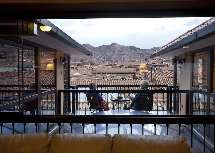 Tierra Viva Plaza Hotel